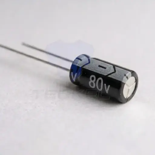 [C701] Capacitor electrolítico 80V